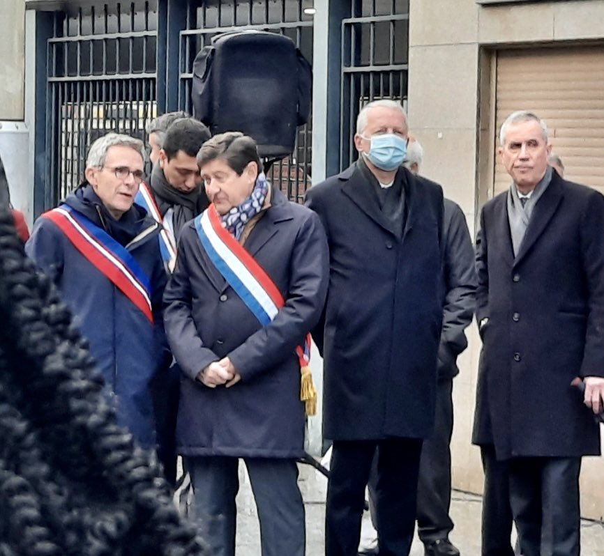 Stade de France 13 novembre 2015 -2021 .Pour les victimes en présence du Premier ministre .<a href="/Anne_Hidalgo/">Anne Hidalgo</a> <a href="/BCazeneuve/">Bernard Cazeneuve</a> <a href="/StephanTroussel/">Stéphane Troussel</a> <a href="/MathieuHanotin/">Mathieu Hanotin</a>
