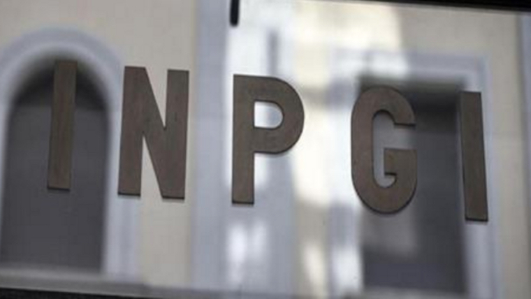 Un articolo di cronaca deontologicamente corretto ma scomodo scatena una maxi richiesta di risarcimento da 75mila euro. A chiedere i danni ai #giornalisti però è l’Inpgi, la cassa previdenziale dei giornalisti, che perde. La vicenda ossigeno.info/assolti-2-gior…