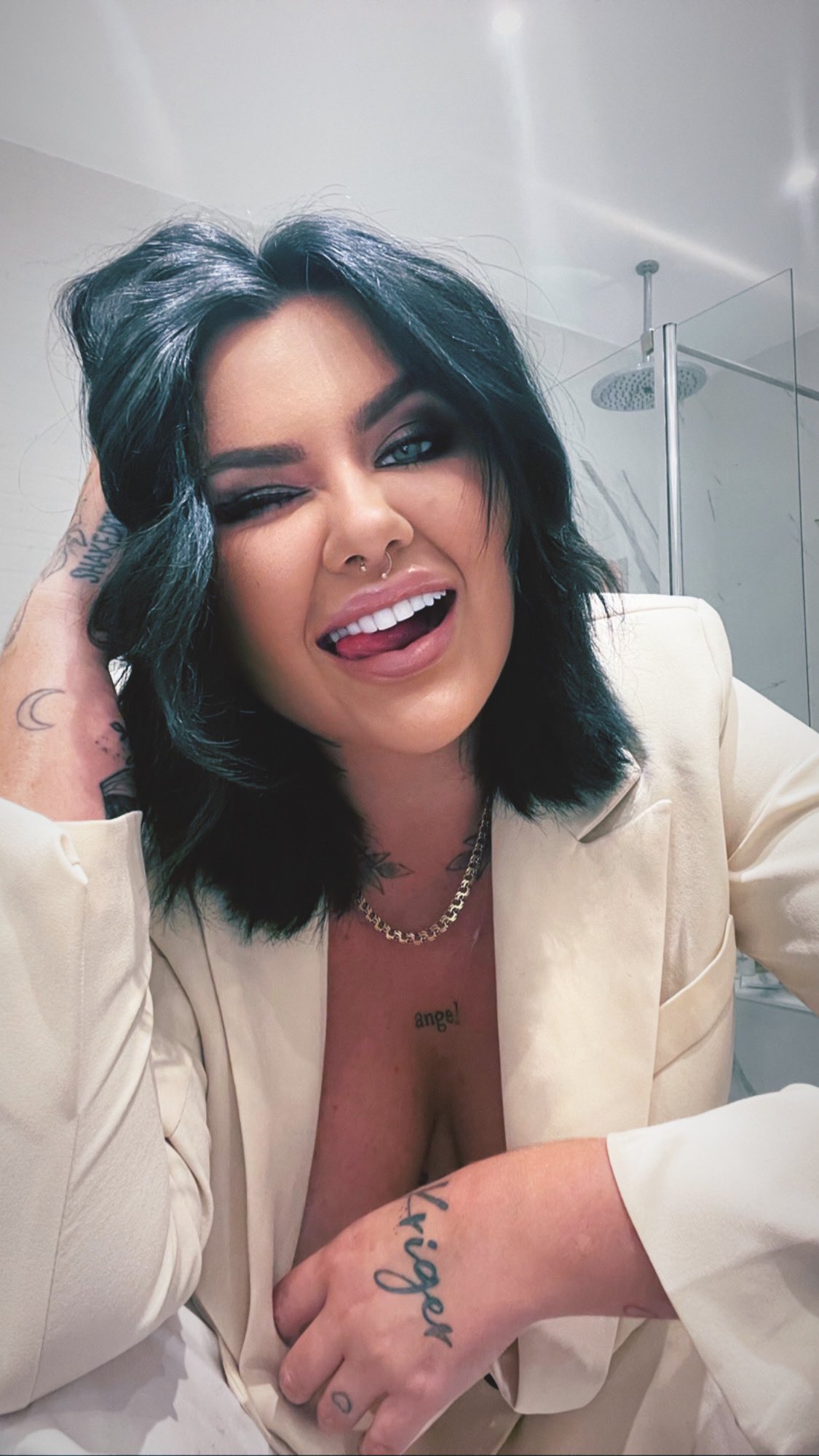 HELE MIT KATALOG AF XXX VIDEOER: https://t.co/HXLyinYisX Betaling mobilepay/kort 💙 ALLE slags videoer eksistere https://t.co/XfrQcHSFIS