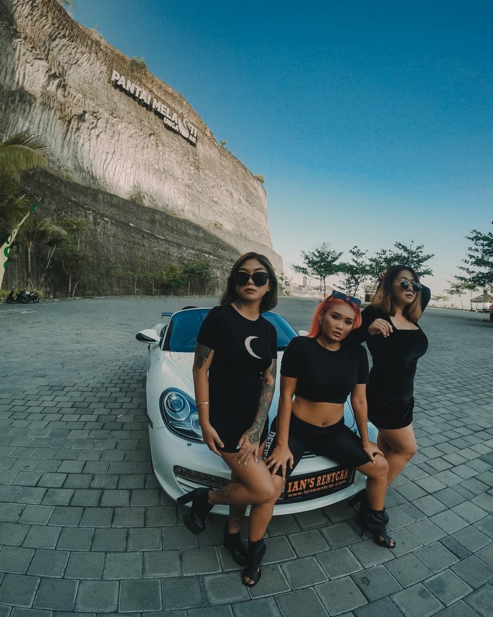 AngelinGoly's tweet photo. Mau sama aku yg Toge Jaya Abadi atau owgita si cewe bertatto sexy atau mooi_van_darya_ si Pantat Besar ?

Kalian iansrentcar balihappycars pilih yg mana diantara kita bertiga ?? https://t.co/3V5pZX6W6E