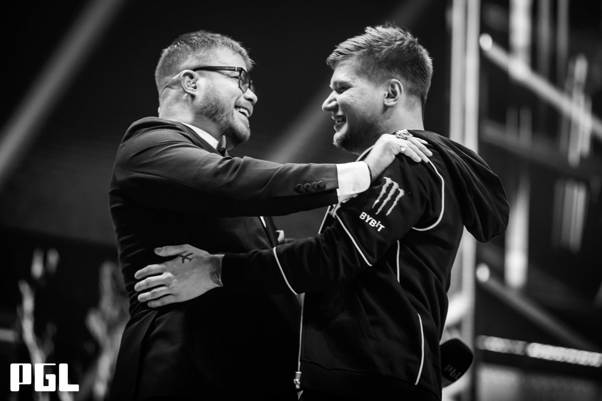 BanKsEsports's tweet image. The great 1. @s1mpleO. My brother. My friend and the greatest player of all time. The winning moment captured by @Vexanie! #PGLMajor