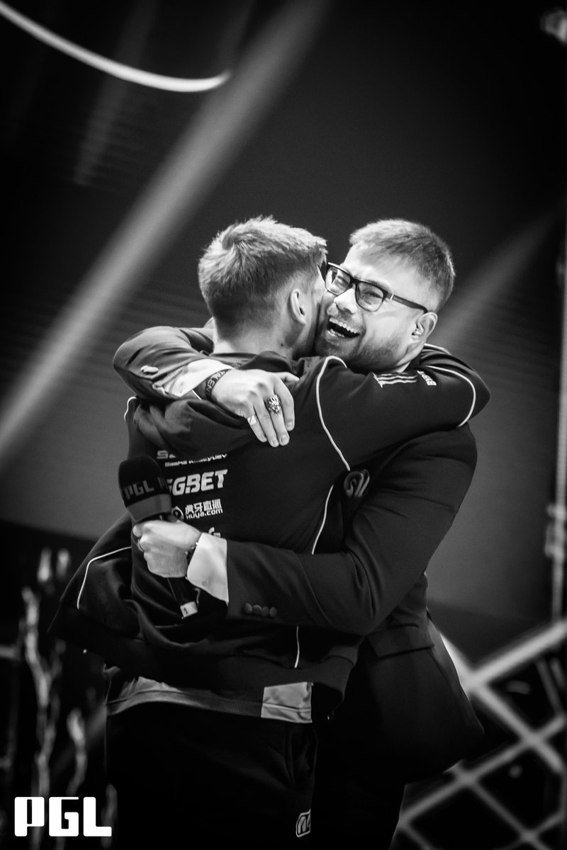 BanKsEsports's tweet image. The great 1. @s1mpleO. My brother. My friend and the greatest player of all time. The winning moment captured by @Vexanie! #PGLMajor