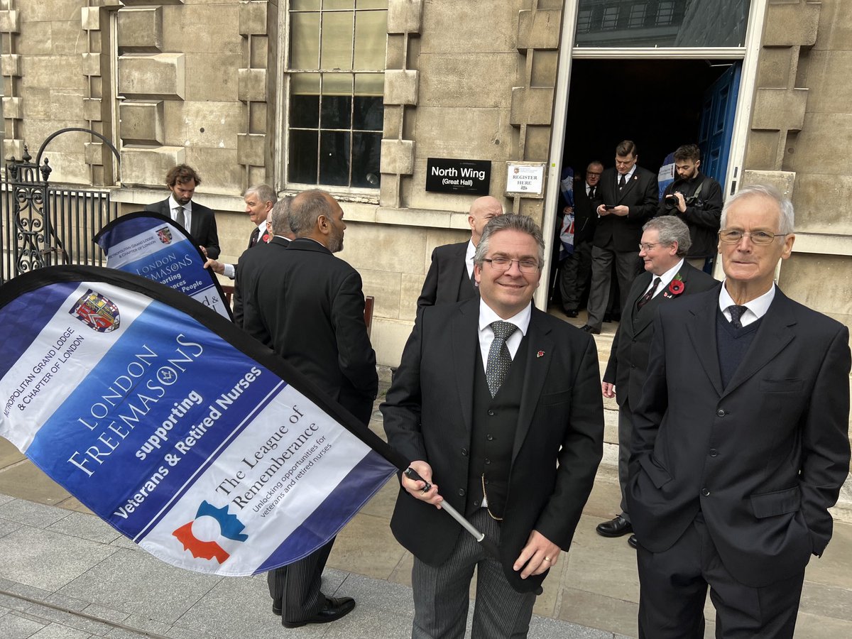 MasonMa8149279's tweet photo. And so it begins getting ready for The Lord Mayors Show ⁦@LondonMasons⁩ #JohnMetEvent #MetMess https://t.co/x1AG8dSvRm
