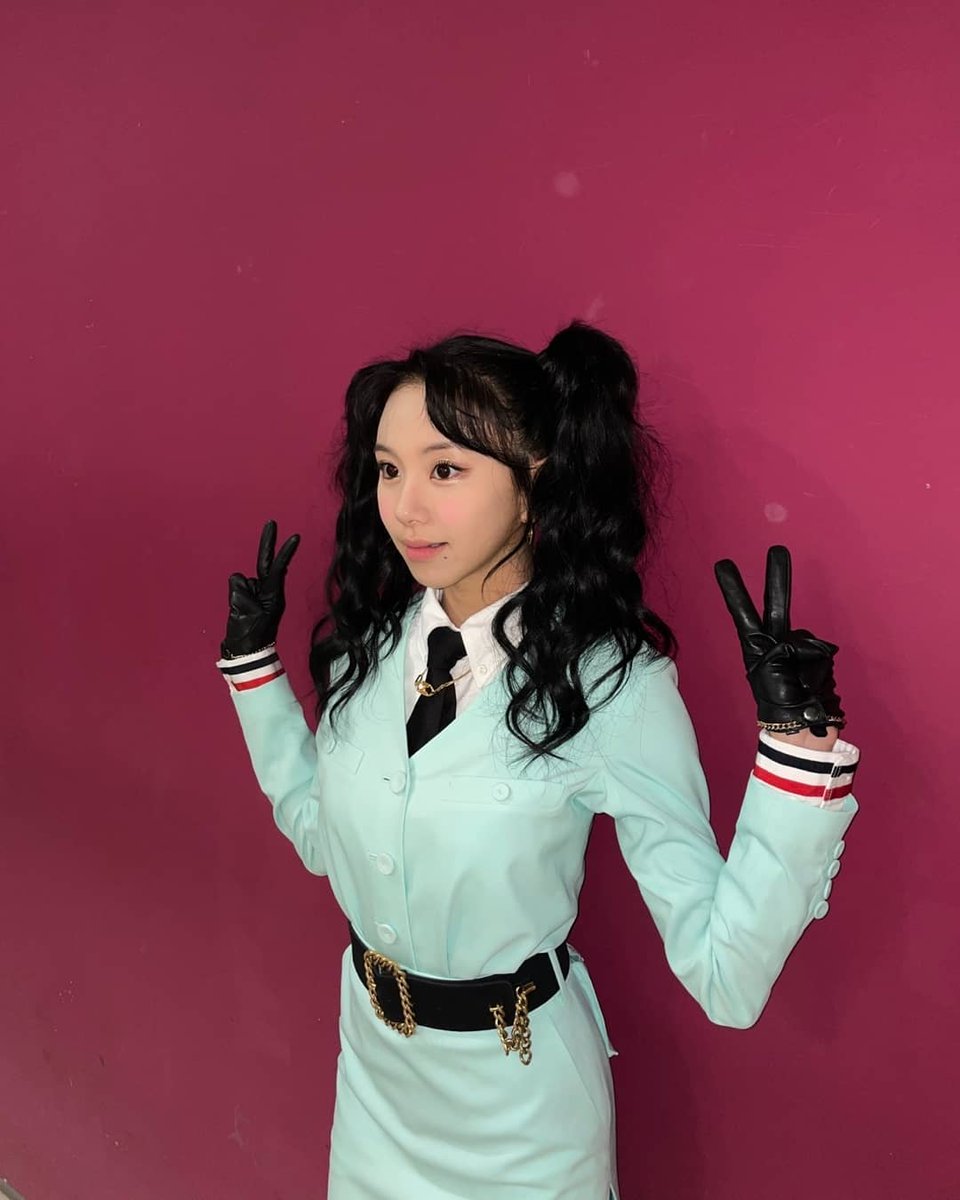 sleepy_slug's tweet photo. AAAAHHHH MY CUTE #SCIENTIST  CHAEYOUNG 🤓🥰 @JYPETWICE  #LoveAintAScience https://t.co/OgP4p9PSOM