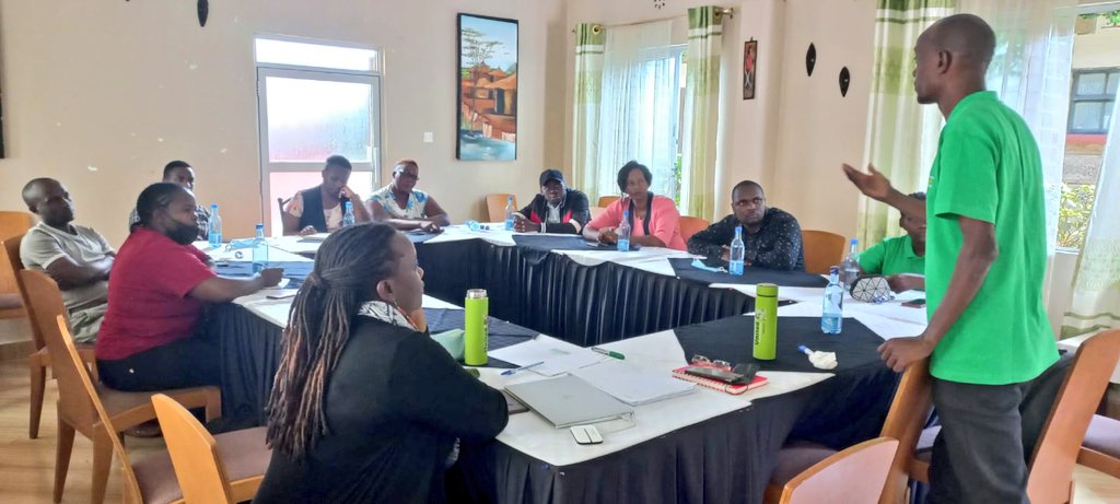 UGM in Kirinyaga County for an aspirants clinic. We keep working on &amp; pushing for our 5-point manifesto across the country;
Youth Unemployment
Economy
Environment
Rule of law
Social Justice &amp; Equality

#UGM #Kumekucha #GreenPolitics
<a href="/NetoAgostinhoMP/">Neto Agostinho-JaSudan</a> <a href="/hon_aden/">Aden Yussuf</a> <a href="/hamisazaja/">Hamisa Zaja.</a>