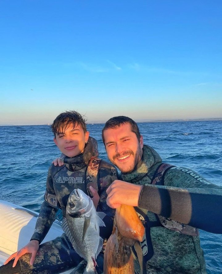 balıkçı hasan geliyoorrr oltasını sallıyoorr