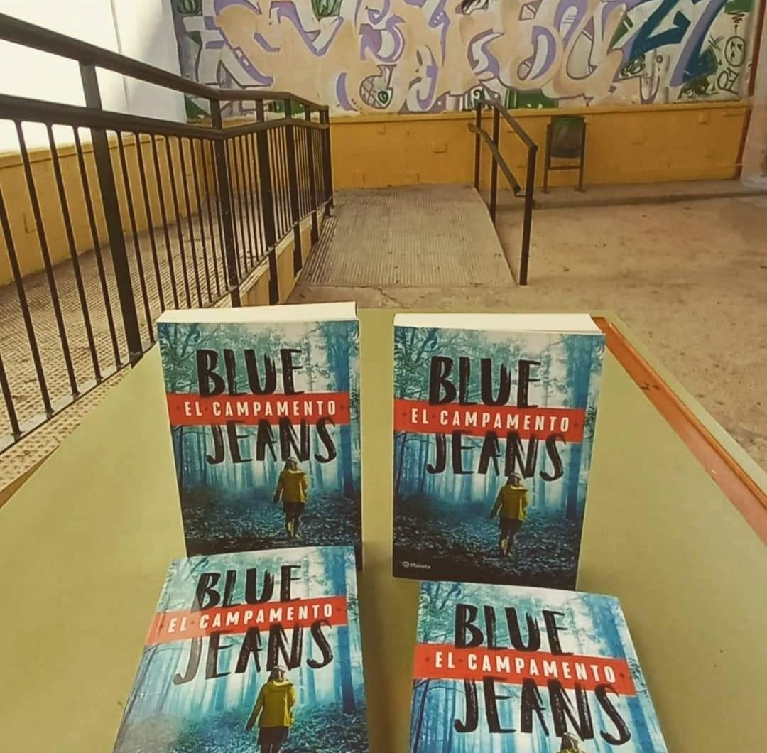 Con El campamento,  de Blue Jeans (<a href="/FranciscodPaula/">Blue Jeans</a>), comenzamos la aventura del Club de lectura de alumnos del IES SAN FULGENCIO.  GRACIAS a nuestro AMPA por colaborar con la compra de estos ejemplares