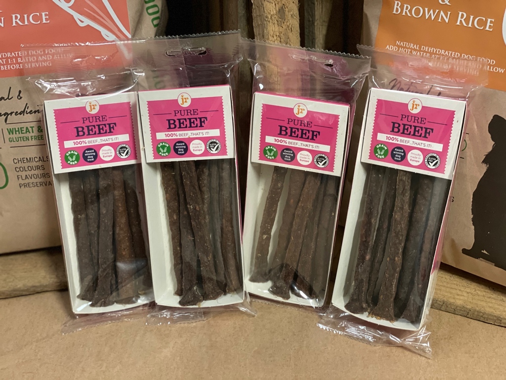LoHolisticPets's tweet photo. Pure Beef Meat Sticks, 100% natural dog treats with no additives or preservatives, simply the finest cuts of fresh meat…that’s it! Simply the best cuts of human grade meat air dried. They’re a great source of protein and are perfect for training. https://t.co/uYHlilbKJS