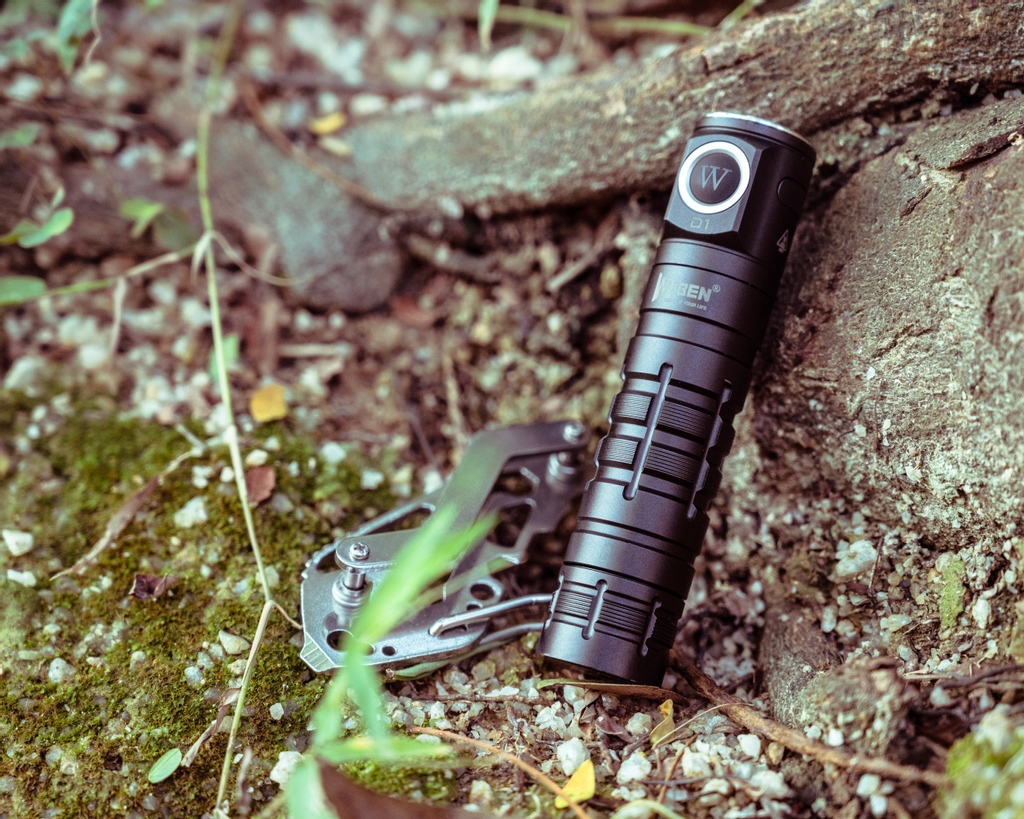wubenlight's tweet photo. 175° super-wide beam. D1 can completely solve the problem of the darkness underfoot.
#wuben #wubend1
#pocketdump #everydaycarry #knifecommunity #knives #knife #waterproof #flashlight #caseshop #bestcase #waterproofcase #usnstagram #phonecases #edc #screenprotector #edcgear https://t.co/1c4edfM2A3