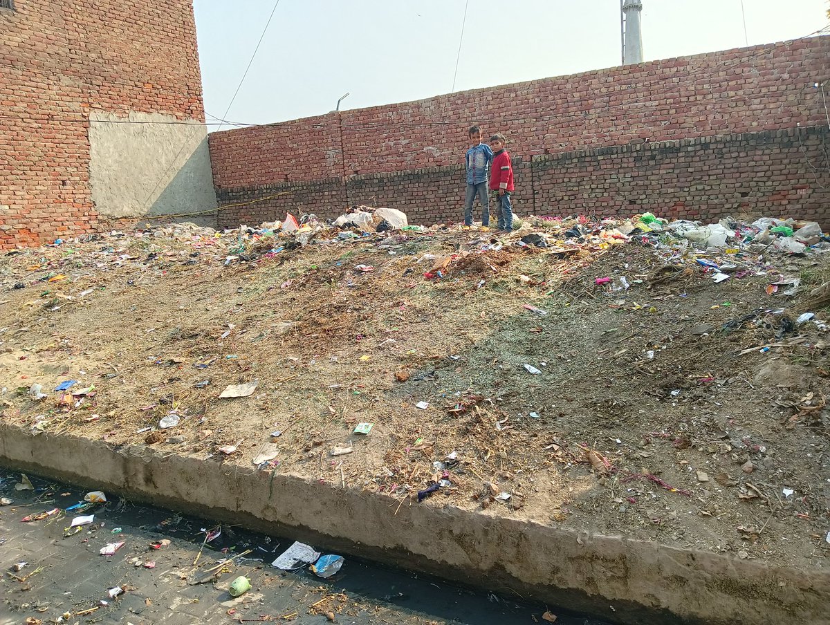 AdvocateNadeem7's tweet photo. @anilvijminister This is the situation of hamind colony dist Nuh.this is serious problem here for long time the main road of our colony has been deteriorated, due to which there can also be a risk of dengue Plz fix the problem asap Wecomplaind earlier also but noaction was taken https://t.co/28ObuMZGzm