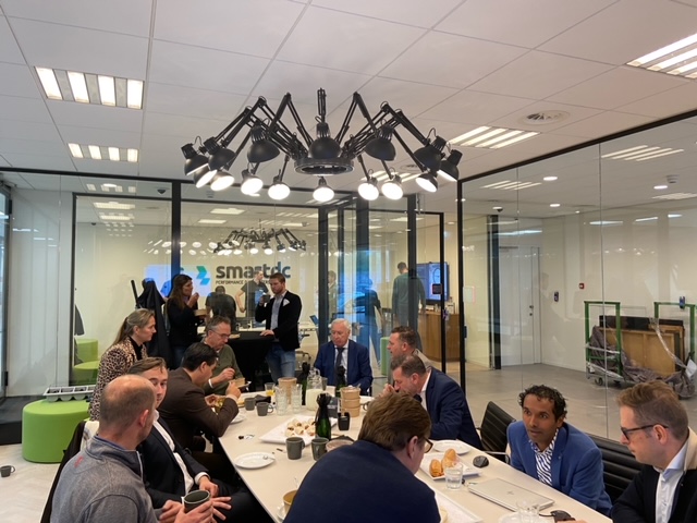 Business Kringen <a href="/BusNetRijn/">BUSNETRIJN</a> op bezoek bij <a href="/Smart_DC/">Smartdc</a> businessnetwerken.nl/rijnmond/2021/…