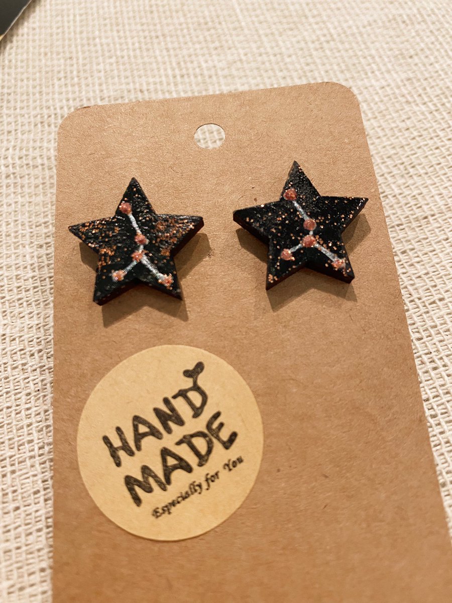 katiexdrink's tweet photo. a lovely wholesome crafty evening with @ForWhatReason at #craftjam last night! https://t.co/IBVKIEtO39