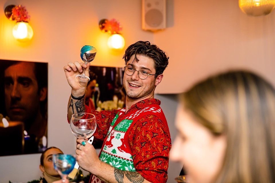 oldraper's tweet image. Candle &amp;amp; Cocktail classes are go!  
We still have a few tickets available for todays 6pm &amp;amp; 8pm crafty classes in Seven Dials. cocktailsbycandlelight.co.uk/pages/mastercl…