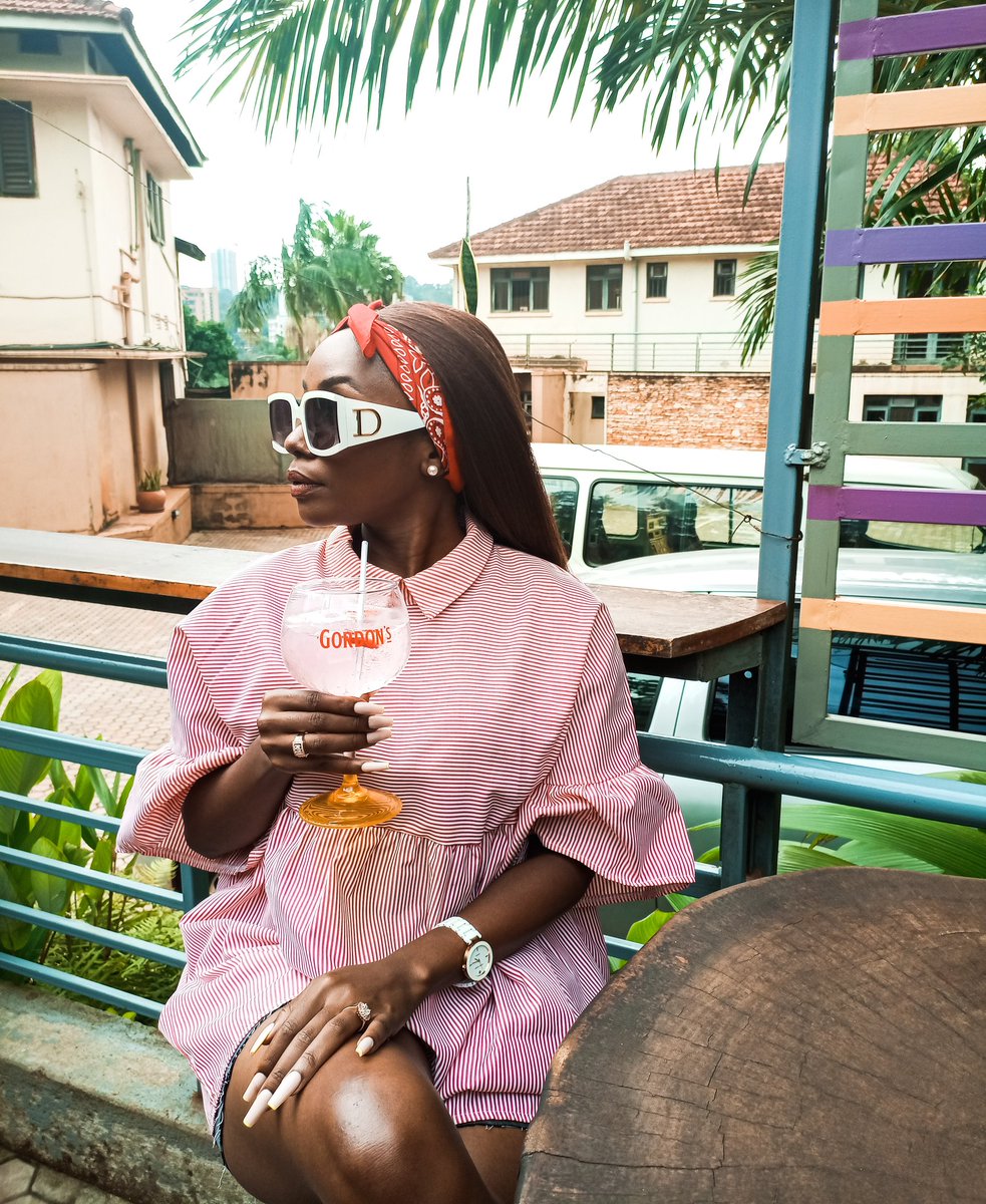 Am feeling vibes on vibes🥂
.
.
What's the plan y'all?!
.
.
.
.
.
#paidpartnershipwithdiageo 
#diageorep #lettheeveningbegin 
#arianawinstead #ugandancontentcreator #lifestylevlogger 
.
@bushpigbackpackers 
.
.
18+🚫