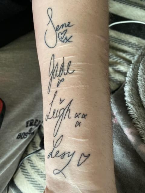 MasonHa63's tweet photo. @LittleMix @AmazonMusicUK Do you like my tattoo of your autographs? 🥰 #BetweenUsOutNow https://t.co/xxg1lEHrs4