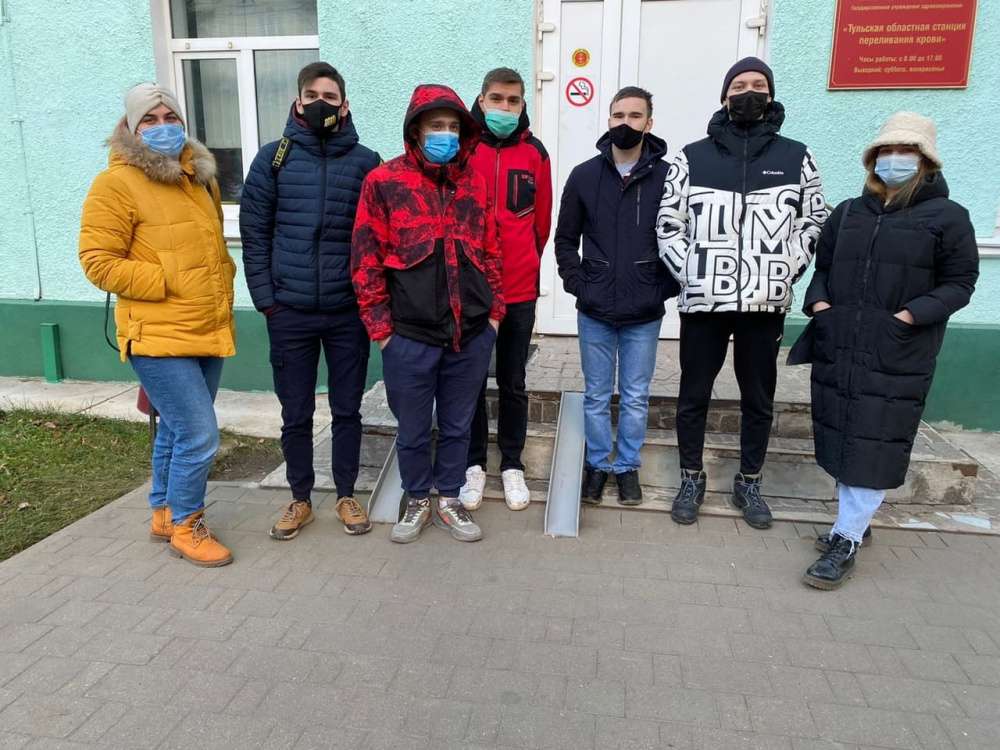 Сотрудники  молодежного центра «Мир» города Щекино  вместе со студентами Щекинского политехнического колледжа присоединились к областной акции «Я – донор»