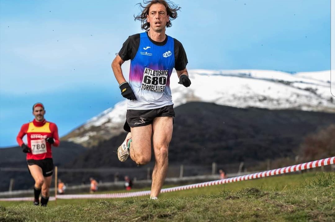 Carlos_Cobo_C's tweet photo. Cross de Reinosa, domingo pasado, regional @atletismofca por clubes. Con ganas de correr a pie en ese lugar. Gracias a @AytoReinosa y @ReinosaRunning  por la organización. 📸:Alfredo Poomusaieva https://t.co/B9cstiA6w7