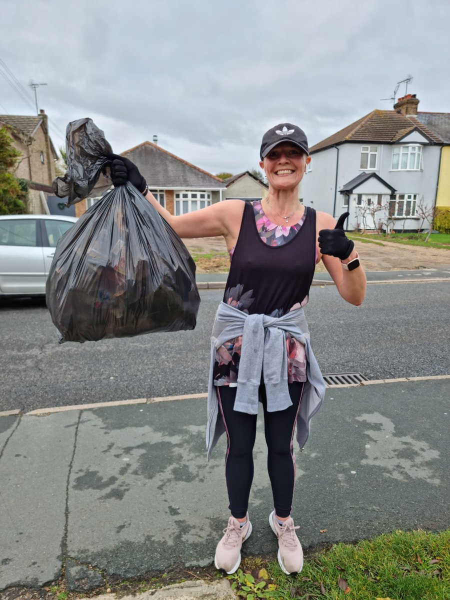 6km and a whole sack of litter - plogging for #RunoftheEarth complete- #InitiateChallenge <a href="/initiate_cl/">Initiate Consulting Limited</a> <a href="/PDSICC/">PDSI</a>