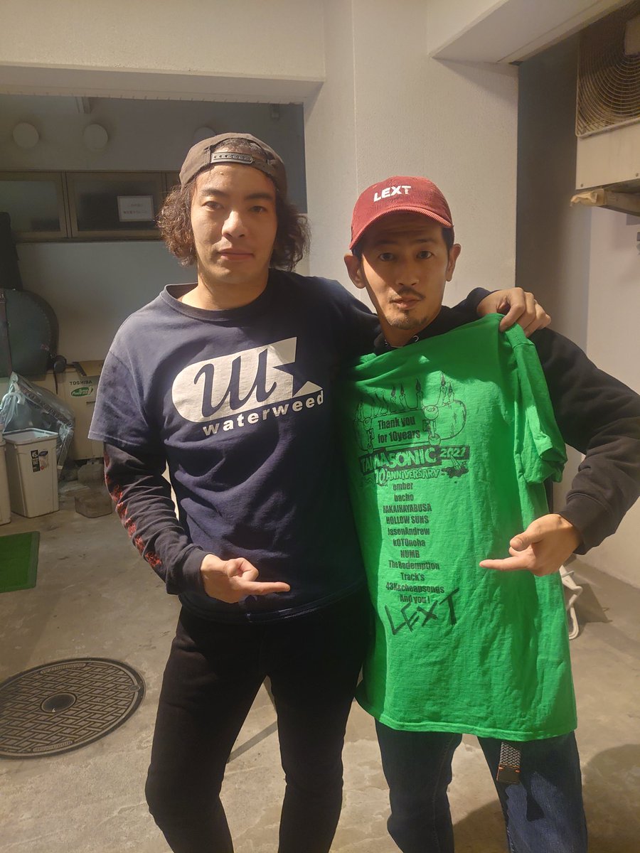 oochan073069's tweet image. TAMASONICの余韻は未だに続いてるわけで💡

今日はあの日をさらにアップデート♪

LEXTのみなさんとも、AND YOU！
だったよね～って笑いながら♪

ニシダさんにお願いして書いて頂きました🙏

とっても大切なTシャツなんだ♪

このTシャツ見て、みんなで笑顔になれるじゃんね♪✌️
#TAMASONIC
#LEXT