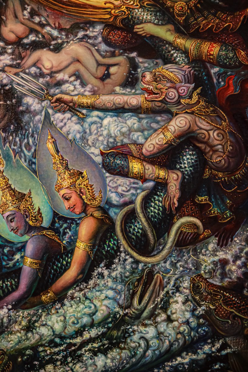 Avatar_Tears's tweet photo. "Scene of the Churning of the Milk Ocean" #oiloncanvas #oiloncanvaspainting #painting #oilcolors #churning #mocabangkok #art #artwork #artofinstagram #artgallery #travel #traveler #photography #photographer #กวนเกษียรสมุทร #thaipattern #พิพิธภัณฑ์ศิลปะไทยร่วมสมัย #ลายไทย https://t.co/TBGaNpOzML