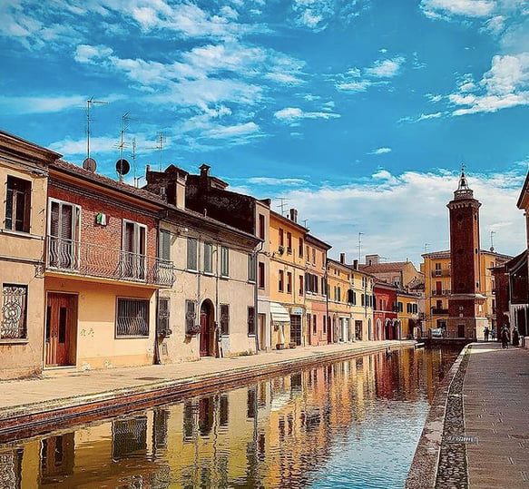 TurismoFerrara's tweet photo. Buon #weekend dalla nostra splendida laguna...
(ph. @orl_93)
#Comacchio #VisitComacchio https://t.co/0Puq4Mvrs8