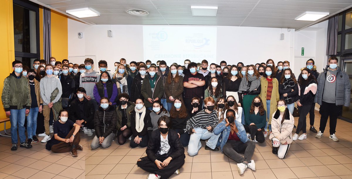 GBOURDOULEIX's tweet photo. Les lycées Renaudeau et La Providence ainsi que le collège République honoraient cette semaine leurs anciens élèves lors de leurs remises des diplômes. Félicitations �� tous ! #Choletais #Cholet https://t.co/v1X4RDiV5U