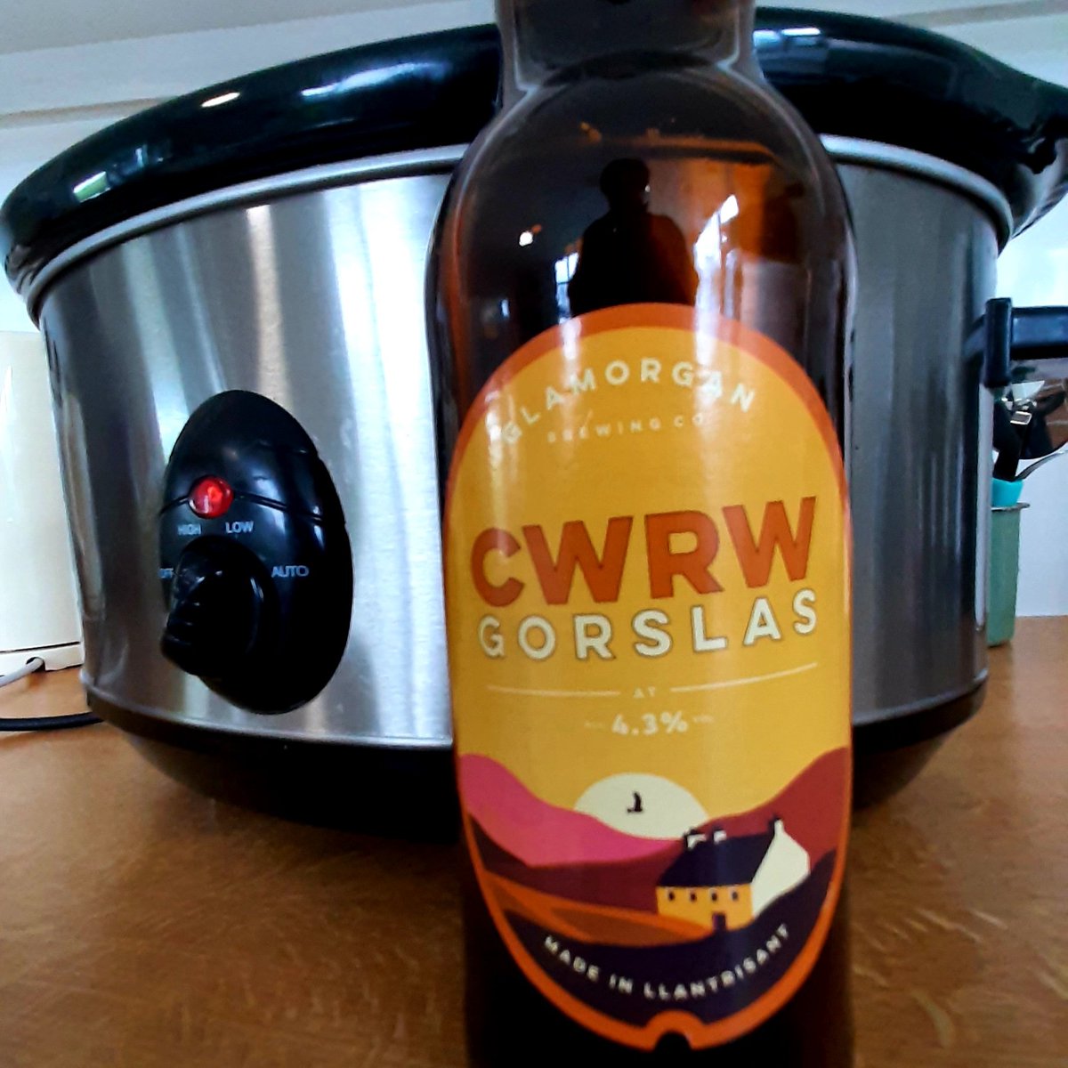 Slow cooked Welsh Beef, in <a href="/GlamBrewingCo/">Glamorgan Brewing Co</a> CWRW Gorslas. Our guests will certainly be ready for this after their day on the bikes.
#getoutside #mentalhealth #MidWalesMyWay #VisitWales #RealMidWales