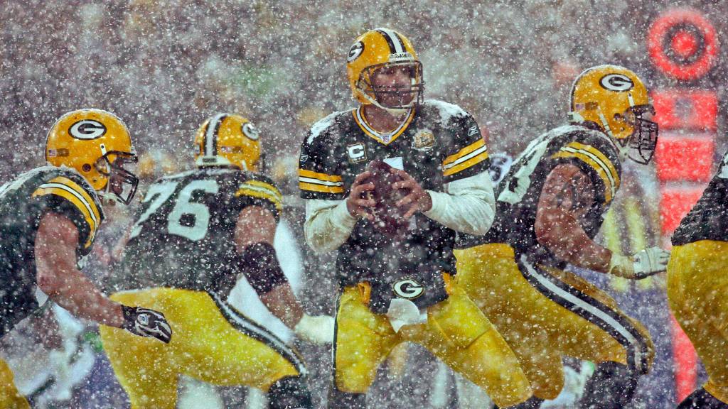 TSD__NFL's tweet photo. Flashback 2008: Packers Beat Seahawks in Favre’s Final Win with the Pack https://t.co/iir3jyqeTB https://t.co/iyfP4DNvMr