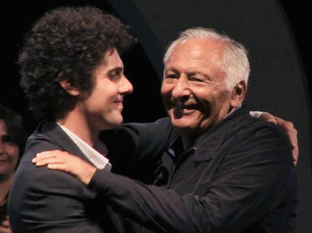 TimisoaraPinto's tweet photo. “La musica di #Battisti aumenta le endorfine, cantare insieme fa bene alla salute” Nuove #emozioni per #Mogol con #GianMarcoCaroccia stasera al Teatro Colosseo di Torino 
L’intervista nel #GR1 delle 13 @Radio1Rai @GiulioMogol https://t.co/YvE79B6ZoP