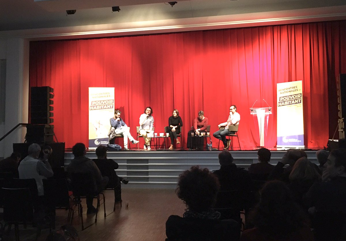 Pour l’ouverture des #RNPH2021, @Regis_Contreau pour <a href="/NantesenCommun/">Nantes en Commun•e•s</a> rappelle que l’impulsion d’enquêtes collectives est à l’origine du mouvement, permettant de prototyper des assemblées d’habitant•e•s sur des problèmes qui les traversent. #designdesinstances