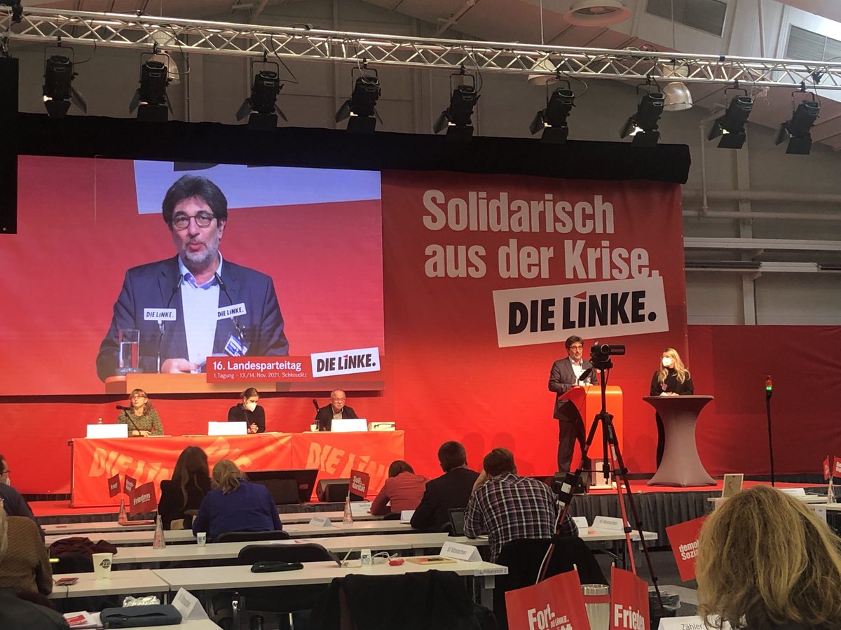 PrinterPapst's tweet photo. ⁦@linke_sachsen⁩-Chef Stefan #Hartmann spricht von „seit fünf, sechs Jahren“ bestehenden (inhaltlichen) „Auseinandersetzungen“, die „nicht trivial“ seien - weshalb die #Linke eine „programmatische Selbstverständigung“ brauche - neben einer „#Parteireform“. #16lpt1 https://t.co/B5DfmsYAfJ