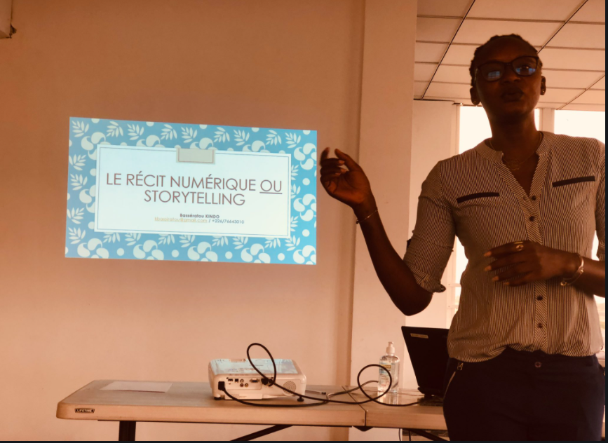 KindoB's tweet photo. #TechCamp à Lomé à l'initiative de l'ambassade des États-Unis. J'ai intervenue sur le storytelling. 
Le module a été fort bien apprécié par les participants. 

Aujourd'hui en + d'être vue sur les rs, il faut être entendu et compris, d'où l'importance du storytelling.

#lwili https://t.co/GCzjeoW5AZ