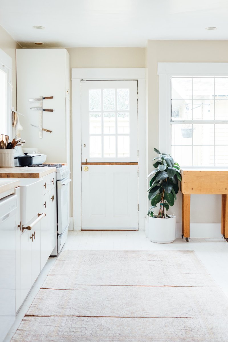 EspaceAtypiqueG's tweet photo. C'est la pièce préférée des Français ! 🍝 
Conseils et astuces pour mettre en valeur votre #cuisine et déclencher le coup de coeur 😍 #HomeStaging https://t.co/Fhgz2M3bVm https://t.co/GlsPjD5nEz