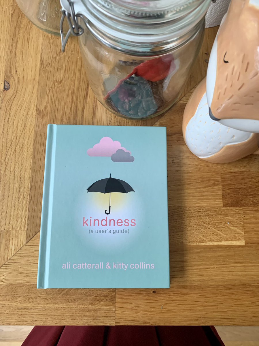 FieldsAndFolly's tweet photo. A lovely little surprise for a grey day ❤️ @StudioBooks @AliCatterall @LadyFaversham #KindnessAUsersGuide https://t.co/JCKpHcsQM6