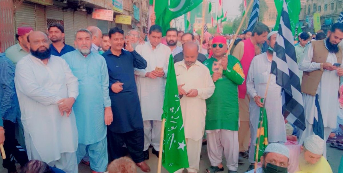 MuhammadFiroz63's tweet photo. پی ڈی ایم کے احتجاجی مظاہرے میں ڈسٹرکٹ ملیر کے عہدیداران و کارکنان کے ہمراہ شرکت https://t.co/wkbWifCPbc