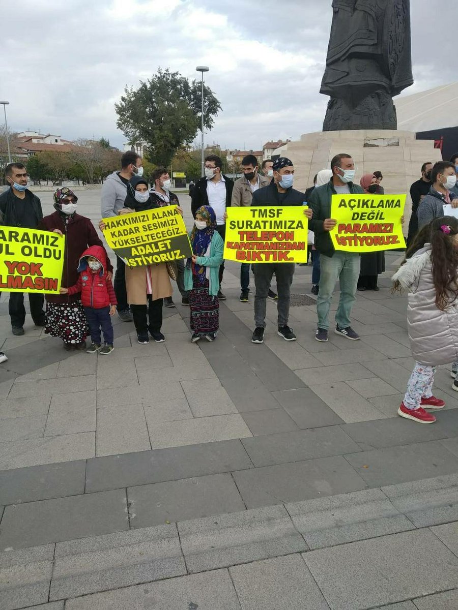 merve85130826's tweet photo. #TmsfHakkımızıVer boynumuzun borcu paralarimizi geri verin tasfiye ettiniz mağdur ettiniz borcunuzu ödeyin sozunuzu tutun @RTErdogan @TRombudsman @tmsftr @adalet_bakanlik @tcbestepe https://t.co/ZZqM7RPgii