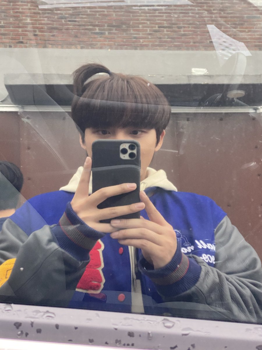 jh_vocals's tweet photo. He loves his hair tied up atp lol, I don’t blame him he looks so adorable https://t.co/JA8OAWA2QF