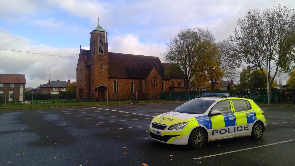 LachePol's tweet photo. After a short hiatus the beat team are back on social media!! We will be out and about in Lache today and if you have anything you would like to discuss then please feel free to private message me or you can email me: jayne.lockwood@cheshire.pnn.police.uk https://t.co/40JPxeiPLS