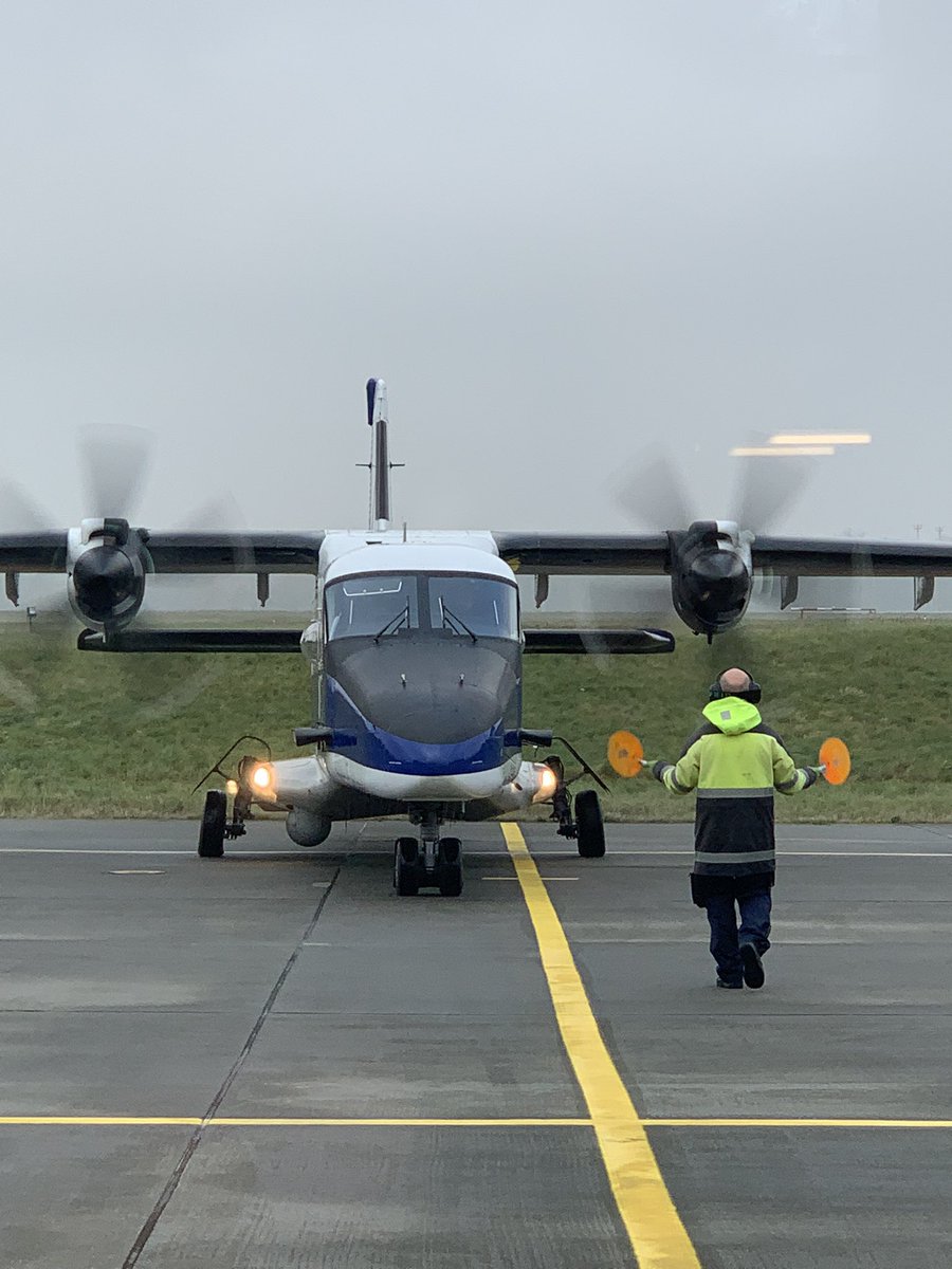 K3_GrafZeppelin's tweet photo. Man muss auch mal Glück haben: gestern begann der Tag wieder sehr trüb, doch am Nachmittag reichte es für 2:40 Std und die erforderliche Vorbereitung auf den anstehenden #Checkflug mit phasenweise besten Aussichten zwischen #Bremen und #Nordholz! Das macht Spaß! #MFG3 #DO228 https://t.co/PQT7CxjvCP
