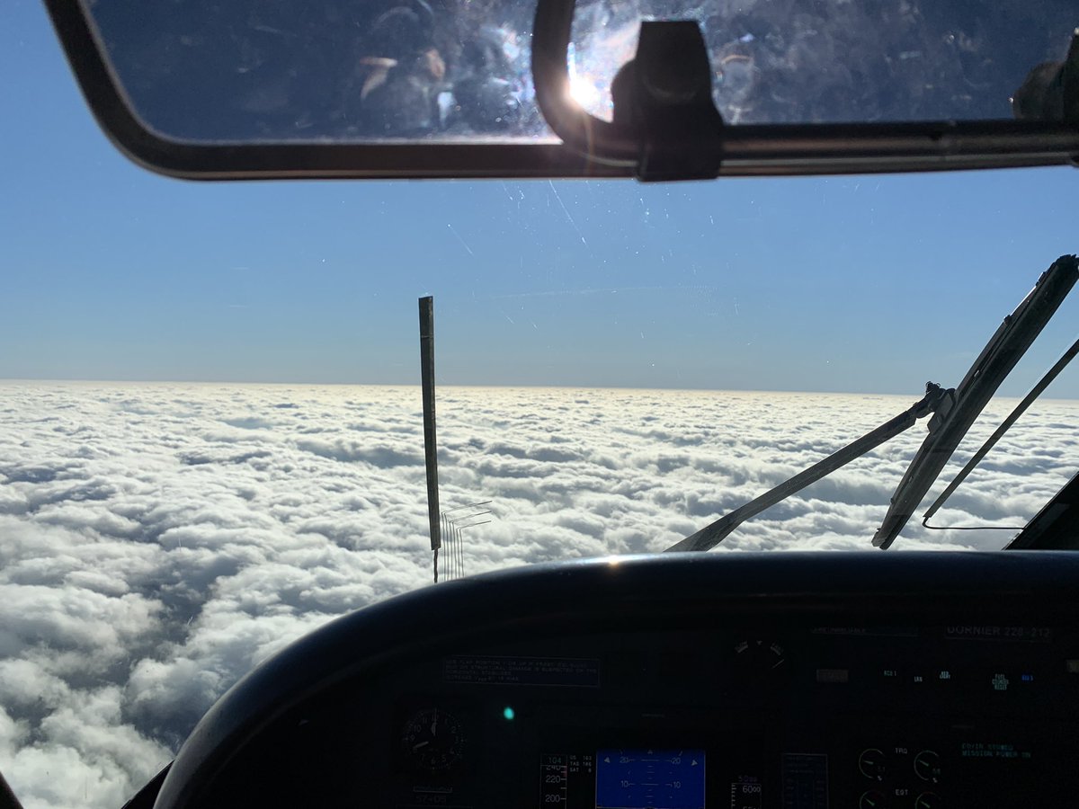 K3_GrafZeppelin's tweet photo. Man muss auch mal Glück haben: gestern begann der Tag wieder sehr trüb, doch am Nachmittag reichte es für 2:40 Std und die erforderliche Vorbereitung auf den anstehenden #Checkflug mit phasenweise besten Aussichten zwischen #Bremen und #Nordholz! Das macht Spaß! #MFG3 #DO228 https://t.co/PQT7CxjvCP