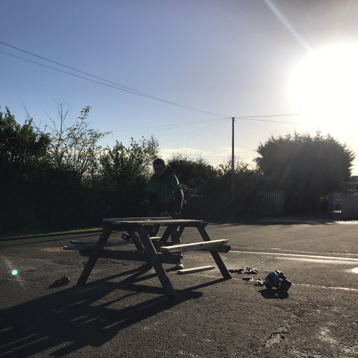 edintoollibrary's tweet photo. Glorious day for a #volunteerbuild @PGPrimary https://t.co/2smDcodiDh