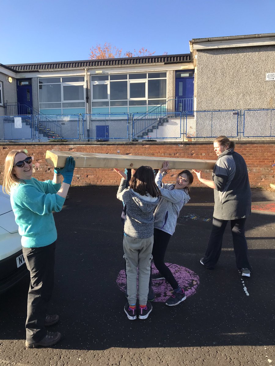 edintoollibrary's tweet photo. Glorious day for a #volunteerbuild @PGPrimary https://t.co/2smDcodiDh