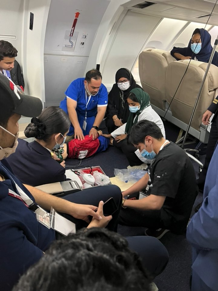 Possiblydena's tweet image. #IMES_Course Is there a doctor on board? 👨‍✈️ ✈️