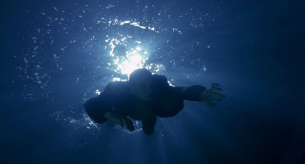 TheCinesthetic's tweet photo. Trainspotting (1996) dir. Danny Boyle
 https://t.co/P0FPm3Gz0k