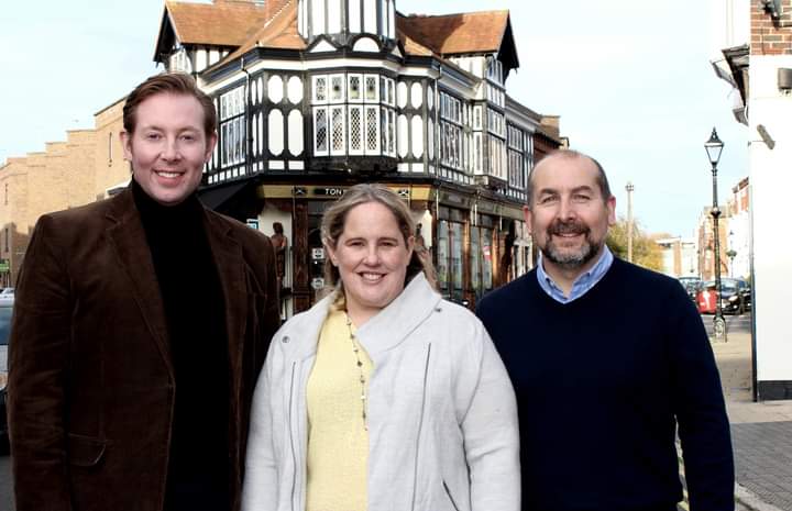 Chris_AttwellLD's tweet photo. In beautiful Castle Road with @idholder &amp; @LizHolder14 - a good opportunity to remind you about the 'Castle Road at Christmas' market...Saturday 4th &amp; Sunday 5th December (11am-5pm).
Please come along &amp; support the wonderful @castleroadsouth traders &amp; stall holders!
#Southsea https://t.co/gQOummZ9E1