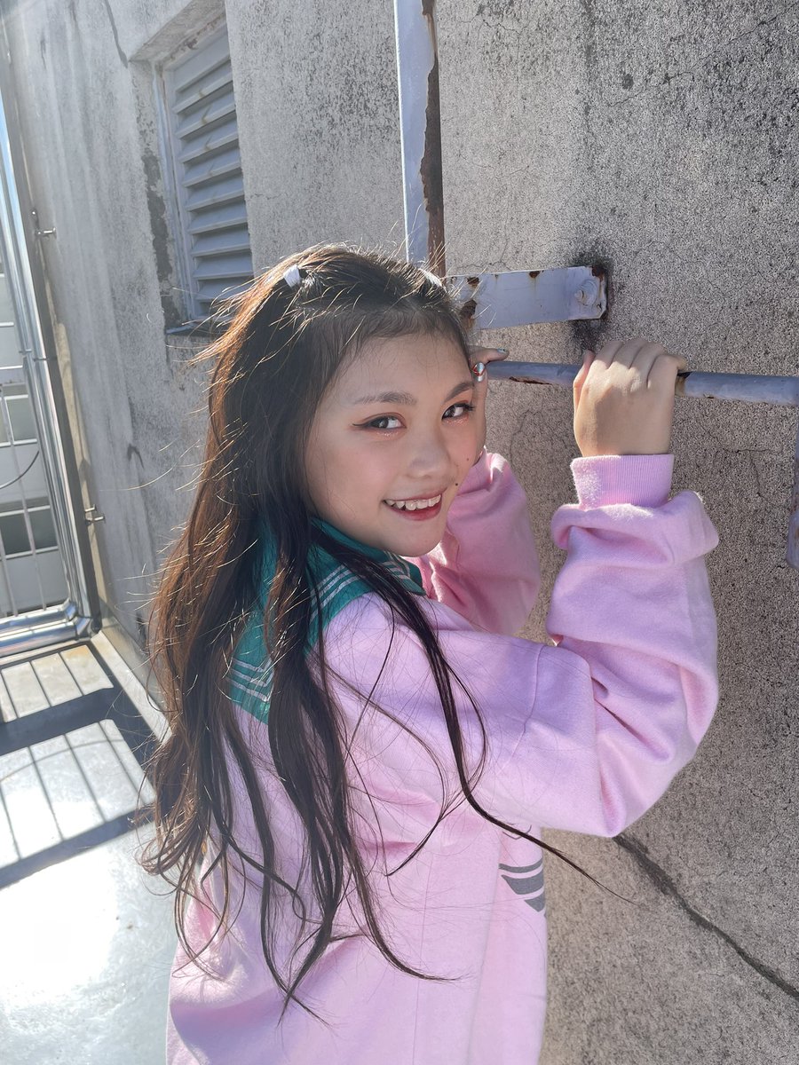 ChibiusaJapan's tweet photo. Hinano🧼
ちびうさ初のラブラビさんとチェリーチェリーさんのコラボで､みんなで一緒に踊れて緊張したけど楽しかったです💚✨✨
みんなと、喋ったり、踊ったり楽しい１日でした!!!🌺🌴
是非またコラボさせてもらいたいです🐰❤️🍒🖤@rabirabuIDOL11 @shibuyaidol #東京アイドル劇場mini https://t.co/imyixzc6WE