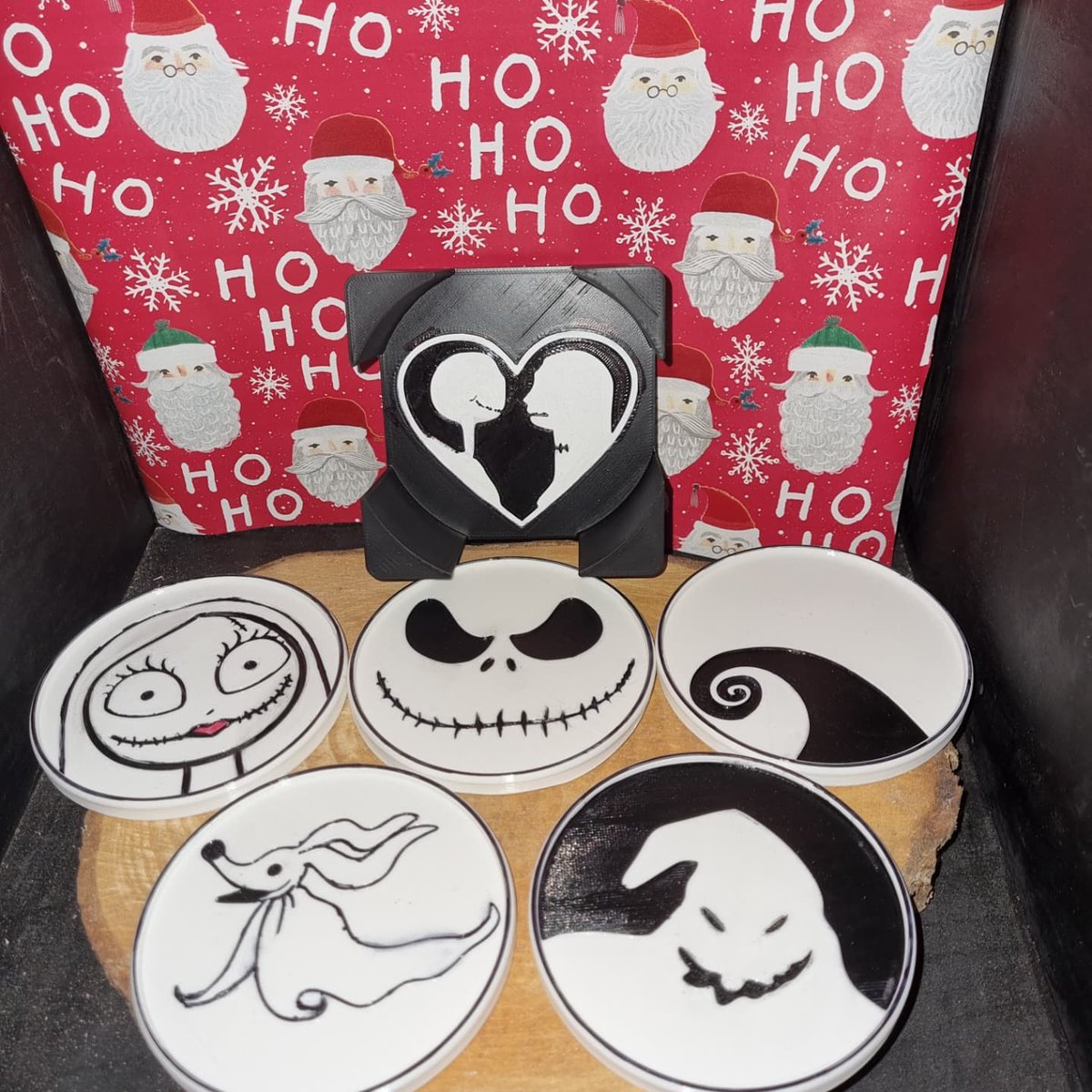 LC3DPRINTS's tweet photo. Nightmare before christmas coasters #3Dprinting #3dprints #ender5pro #amz3d #nightmarebeforechristmas https://t.co/Ov5vkyewT0