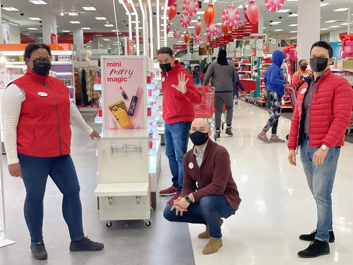 It’s always a pleasure to host our GVP &amp; DSD <a href="/TonyRoman10/">Tony Roman</a> &amp; <a href="/MikeCasolino/">M</a> and talk through all the things we’re proud of! Ready to Rock this Q4! Wo0t! #T2212 #engagement #pride #caregrowwin #Q4 #readytowin #guestexpierience #team