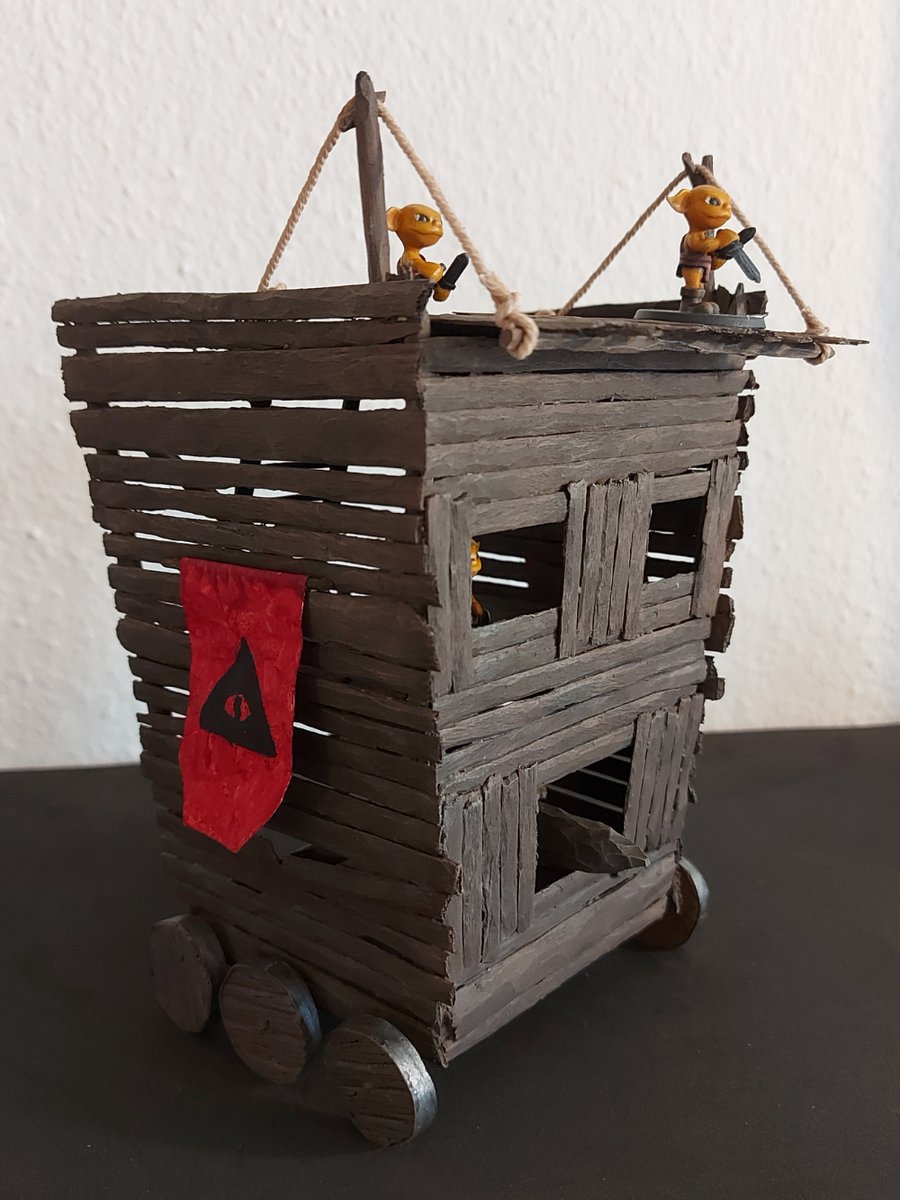 frl_thyme's tweet photo. Der #Belagerungsturm ist fertig \o/
Ich bin seeehr zufrieden damit. Vorallem mit der unbeabsichtigten Tatsache, dass es ein riesen Holzkopf geworden ist 😄
Nach einem Tutorial und inspiriert von: #BlackMagicCraft https://t.co/ib4c7ie7tr
#crafting #basteln #tower #miniatures https://t.co/SMboRb0s2N