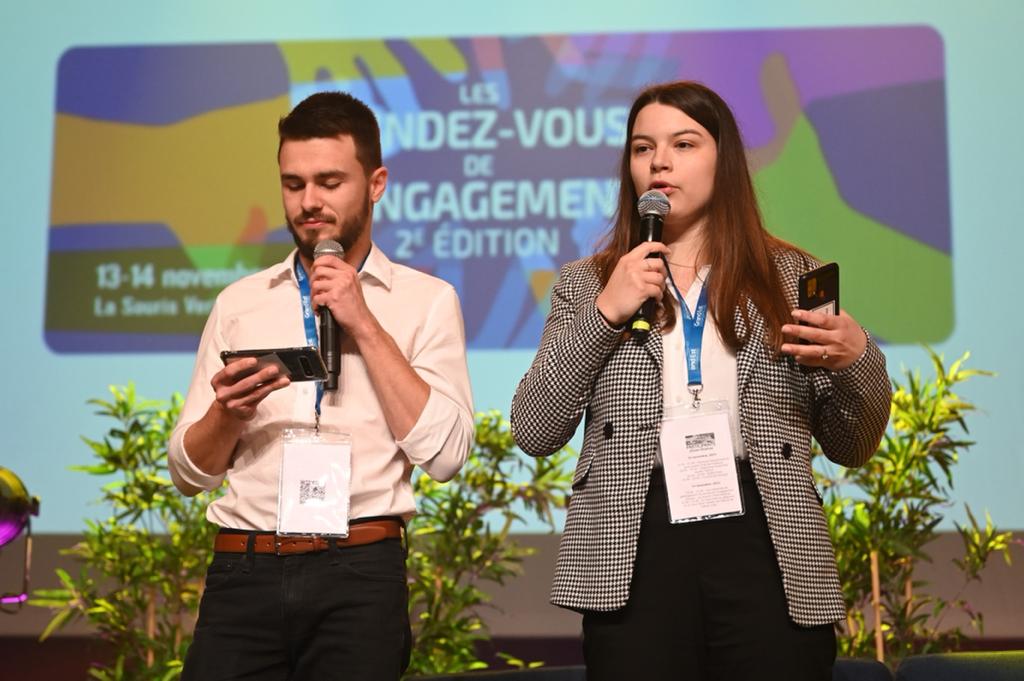 regiongrandest's tweet photo. +200 jeunes du #GrandEst échangent sur les questions d’engagement, de citoyenneté, d’égalité femmes hommes, d’enjeux climatiques, d’entreprenariat #rdve2021 @VilledEpinal https://t.co/qjWwdQzEms
